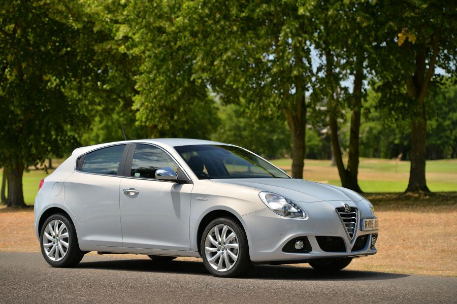  Alfa Romeo Giulietta (940) 2014 года  (UK) (фото 18 из 54)